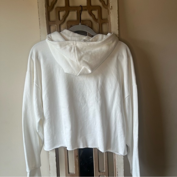 F21 NWT Cropped Smilley  Face Hoodie Size M - Picture 2 of 4